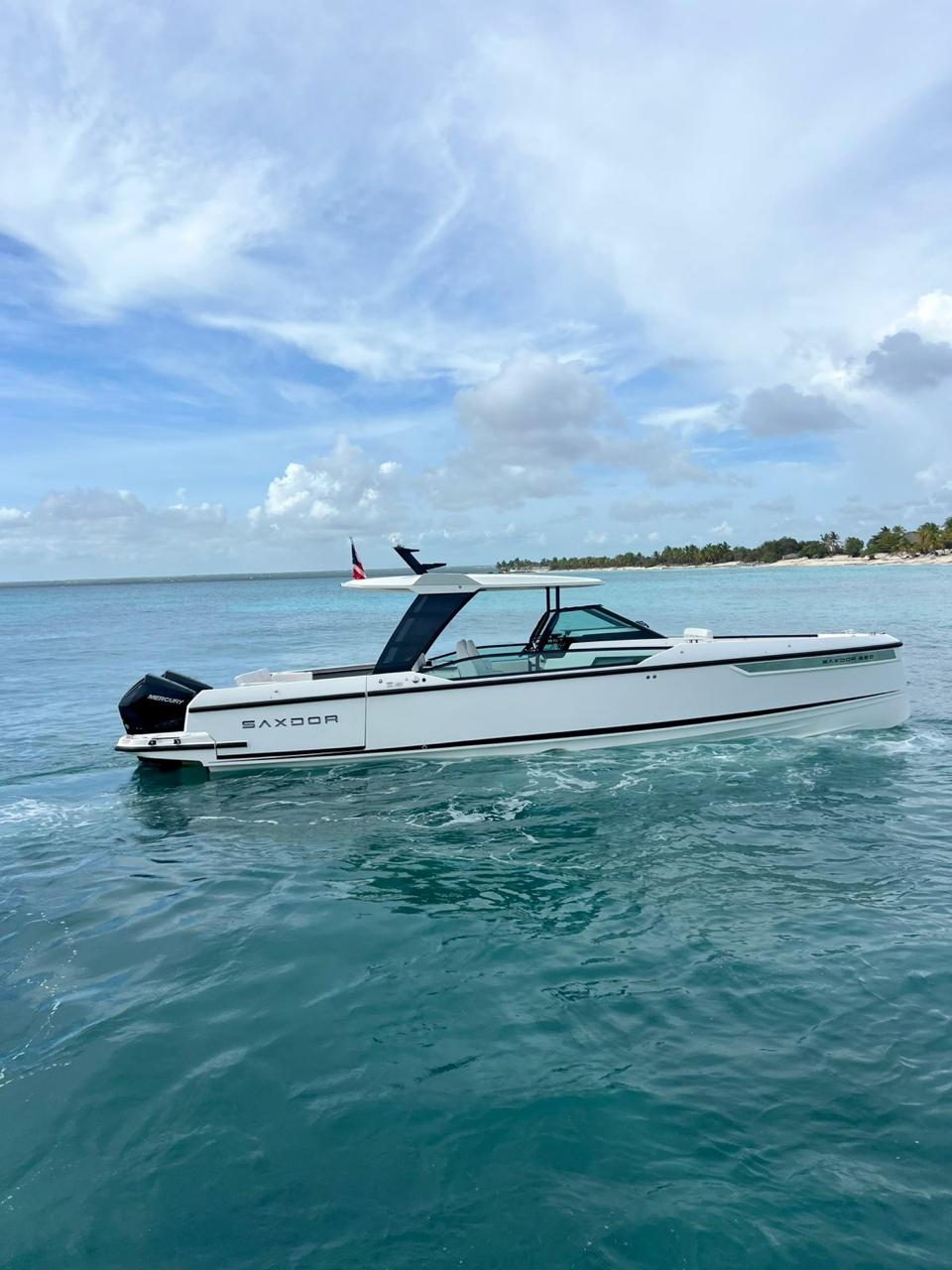 Saxdor 33, 33ft boat for private charter, up to 10 guests